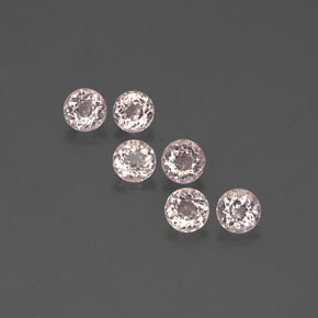 カラットの天然サーモンピンクモルガナイト（4.50 mm・ラウンドカット）