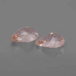 カラットの天然サーモンピンクモルガナイト（6.8×5.1 mm・洋梨の形）