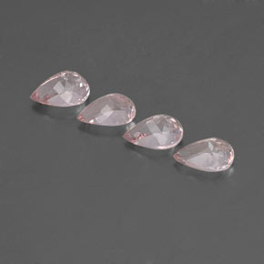 カラットの天然ライトピンクモルガナイト（7×5 mm・洋梨の形）