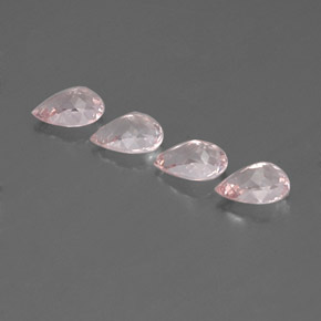 カラットの天然ライトピンクモルガナイト（7.1×5.1 mm・洋梨の形）