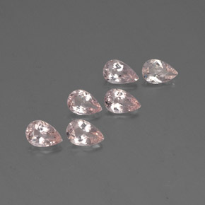 カラットの天然サーモンピンクモルガナイト（5.9×4 mm・洋梨の形）