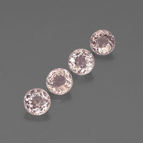 カラットの天然サーモンピンクモルガナイト（5.58 mm・ラウンドカット）