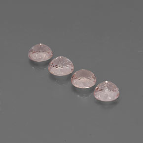 カラットの天然サーモンピンクモルガナイト（5.58 mm・ラウンドカット）