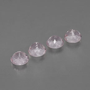 カラットの天然ライトピンクモルガナイト（5.52 mm・ラウンドカット）
