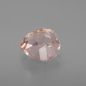 4.65カラットの天然サーモンピンクモルガナイト（11×11 mm・トリリアント）