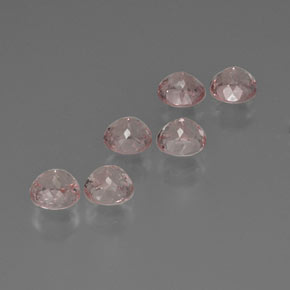 カラットの天然サーモンピンクモルガナイト（5.60 mm・ラウンドカット）