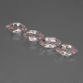 カラットの天然ライトピンクモルガナイト（8×4.1 mm・マーキス）