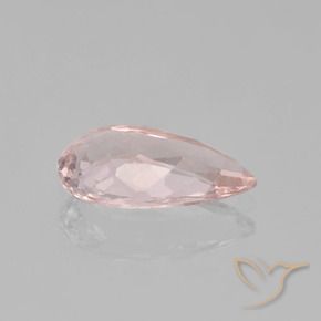 1.54カラットの天然薄いコーラルピンクモルガナイト（11.3×6.6 mm・洋梨の形）