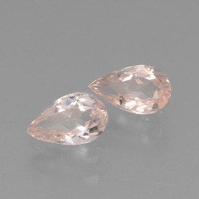 カラットの天然ライトピンクモルガナイト（6.7×4 mm・洋梨の形）