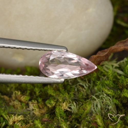 0.72ct 天然 ミディアム薄いピンク モルガナイト, 洋梨の形, VVS
