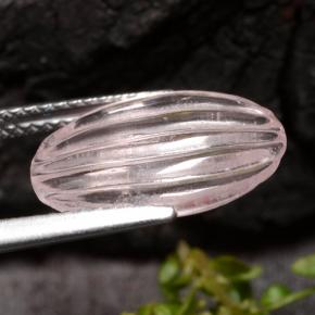 3.88カラットの天然コーラルピンクトーンモルガナイト、オーバルカット、透明