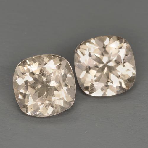 1.51カラットの天然Light Neutral Orangeモルガナイト（6×6 mm・クッションカット）
