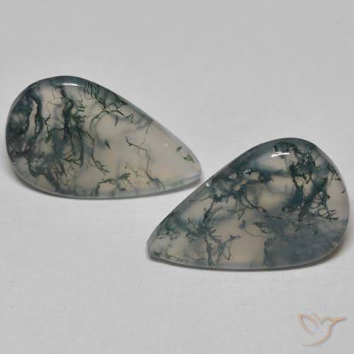17.65カラットの天然マルチカラーモスアゲート（21.6×13.8 mm・洋梨の形）