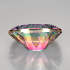 11.41カラットの天然トップレインボーミスティッククォーツ（18x13 mm・オーバルカット）