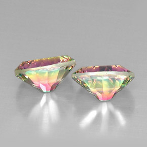 カラットの天然トップレインボーミスティッククォーツ（12.2×10.1 mm・オーバルカット）
