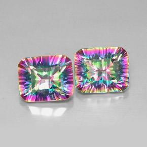 カラットの天然トップレインボーミスティッククォーツ（12.1×10 mm・エメラルドカット）