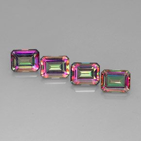 カラットの天然トップレインボーミスティックトパーズ（9.1×7 mm・エメラルドカット）
