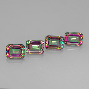 カラットの天然トップレインボーミスティックトパーズ（9.1×7 mm・エメラルドカット）