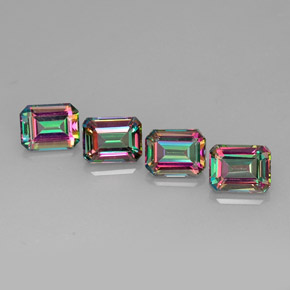 カラットの天然トップレインボーミスティックトパーズ（9×7 mm・エメラルドカット）