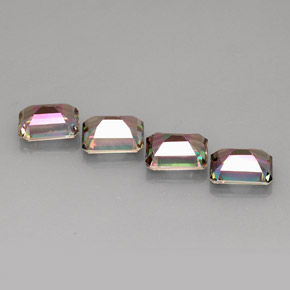 カラットの天然トップレインボーミスティックトパーズ（10×8 mm・エメラルドカット）