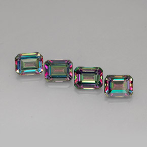 カラットの天然トップレインボーミスティックトパーズ（9×7.1 mm・エメラルドカット）