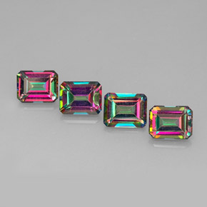カラットの天然トップレインボーミスティックトパーズ（8.9×7 mm・エメラルドカット）