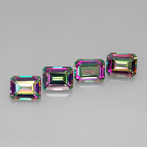 カラットの天然トップレインボーミスティックトパーズ（9.1×7 mm・エメラルドカット）
