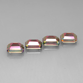 カラットの天然トップレインボーミスティックトパーズ（9.1×7.1 mm・エメラルドカット）