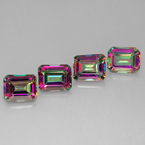 カラットの天然トップレインボーミスティックトパーズ（9.9×8 mm・エメラルドカット）
