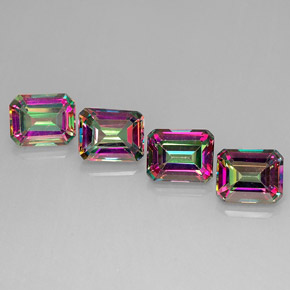 カラットの天然トップレインボーミスティックトパーズ（9.9×8 mm・エメラルドカット）