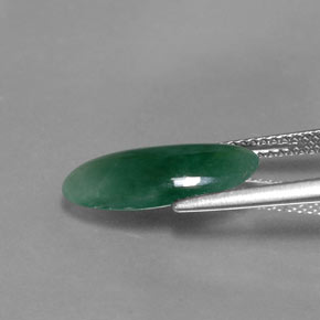 3.52カラットの天然グリーンオンファサイトジェイド（16.3×7.6 mm・ファンシーシェイプ）