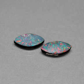カラットの天然マルチカラーオパールダブレット（10.2×5.2 mm・マーキス）