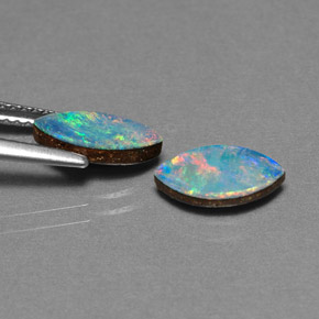 カラットの天然マルチカラーオパールダブレット（10.2×5.2 mm・マーキス）