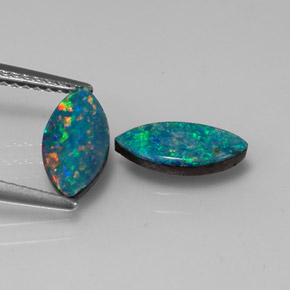 カラットの天然マルチカラーオパールダブレット（10.2×5 mm・マーキス）