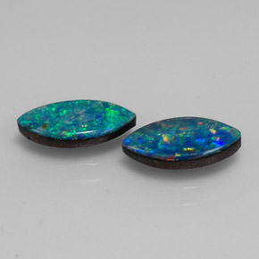 カラットの天然マルチカラーオパールダブレット（10.2×5 mm・マーキス）