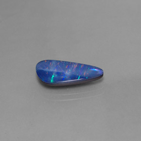 2.95カラットの天然マルチカラーオパールダブレット（17.9×8.7 mm・ファンシーシェイプ）