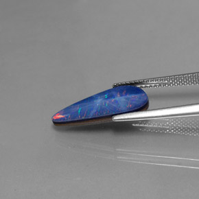 2.95カラットの天然マルチカラーオパールダブレット（17.9×8.7 mm・ファンシーシェイプ）