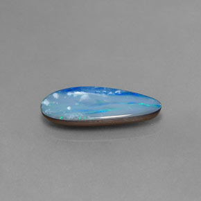 2.23カラットの天然マルチカラーオパールダブレット（17.4×7.3 mm・ファンシーシェイプ）