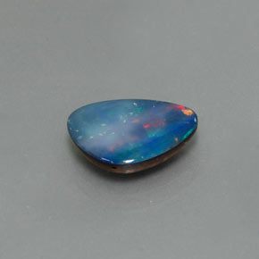 1.62カラットの天然マルチカラーオパールダブレット（11.6×8.6 mm・ファンシーシェイプ）