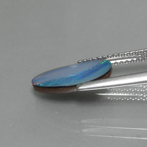 1.60カラットの天然マルチカラーオパールダブレット（12.7×7 mm・ファンシーシェイプ）