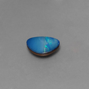 1.28カラットの天然マルチカラーオパールダブレット（10.4×8.1 mm・ファンシーシェイプ）