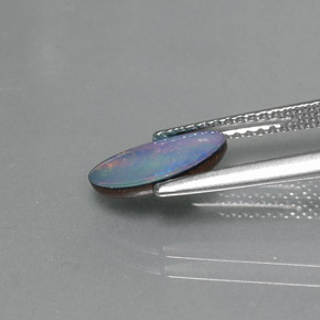 0.92カラットの天然マルチカラーオパールダブレット（10.1×6.1 mm・ファンシーシェイプ）