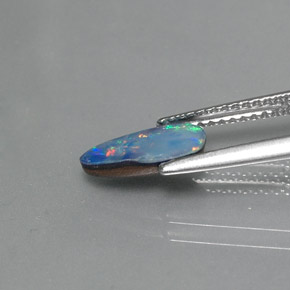 0.74カラットの天然マルチカラーオパールダブレット（10.1×5.6 mm・ファンシーシェイプ）