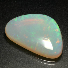 9.05カラットの天然マルチカラーオパール（20.8×13.8 mm・透明）