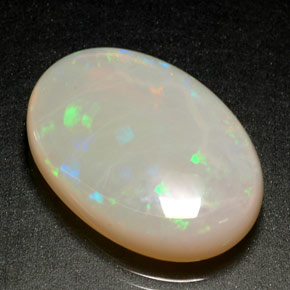 10.36カラットの天然マルチカラーオパール（20×14.2 mm・透明）