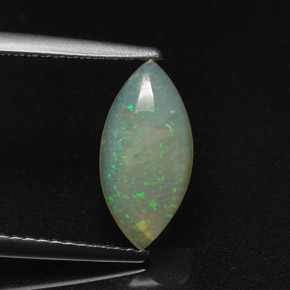 1.31カラットの天然マルチカラーオパール（12.2×6 mm・マーキス）