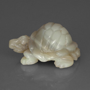 23.36カラットの天然マルチカラーオパール（23.8×19.6 mm・透明）