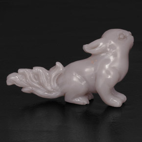 21.49カラットの天然マルチカラーオパール（38.3×19.9 mm・ファンシーシェイプ）