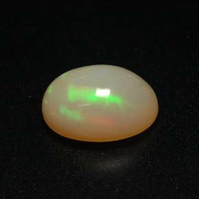 1.30カラットの天然マルチカラーオパール（8.9×7.1 mm・オーバルカット）