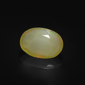 1.52カラットの天然マルチカラーオパール（10.2×7.2 mm・オーバルカット）